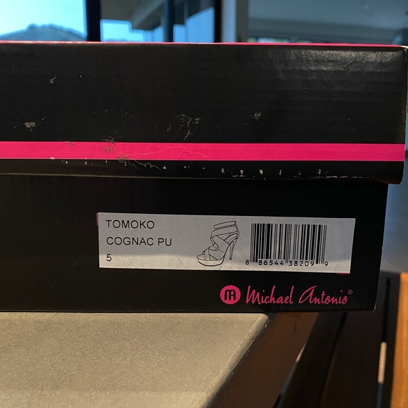 Brand new! ~Never been worn~ - Picture 8 of 8